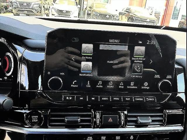 2025 Nissan Pathfinder Platinum 4WD