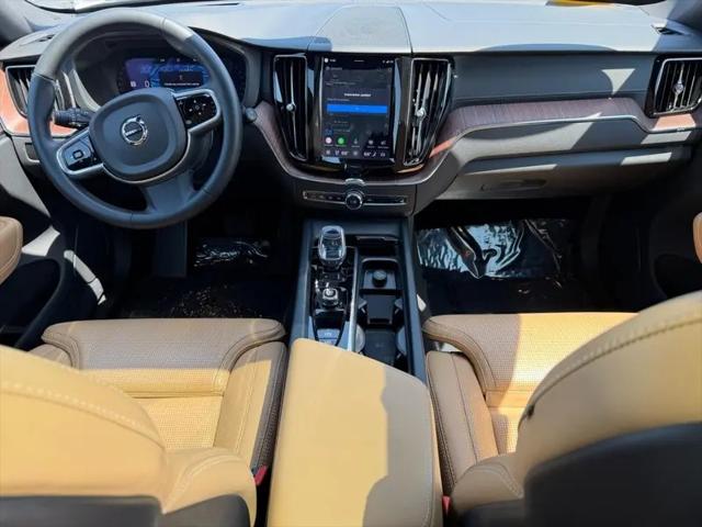 2024 Volvo XC60 B5 Ultimate Dark Theme