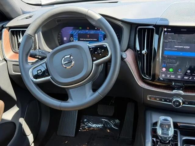2024 Volvo XC60 B5 Ultimate Dark Theme