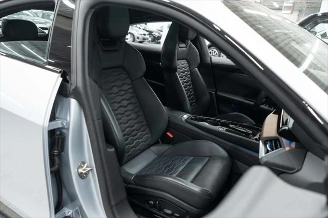 2024 Audi e-tron GT Premium Plus quattro