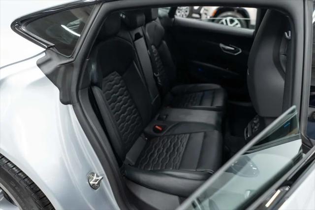 2024 Audi e-tron GT Premium Plus quattro