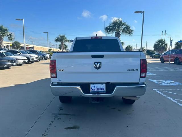 2022 Ram 1500 Classic SLT Crew Cab 4x4 5'7" Box