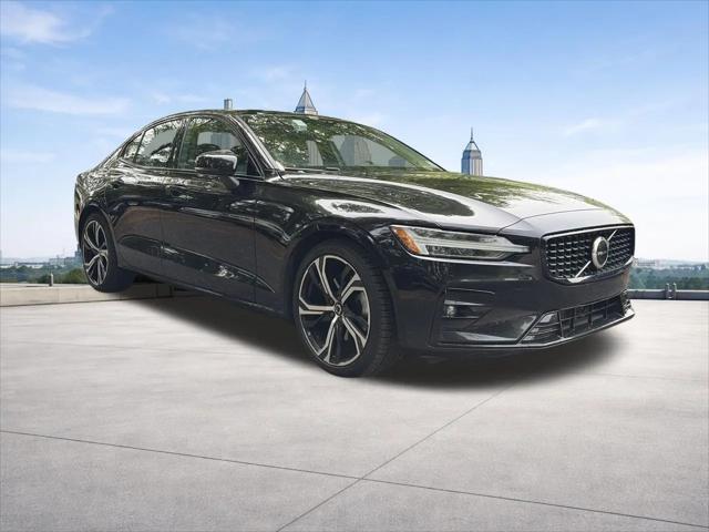 2024 Volvo S60 B5 Core Dark Theme