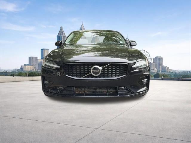 2024 Volvo S60 B5 Core Dark Theme