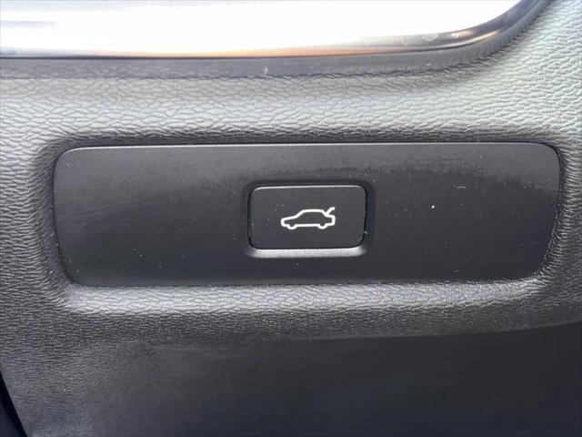 2024 Volvo S60 B5 Core Dark Theme