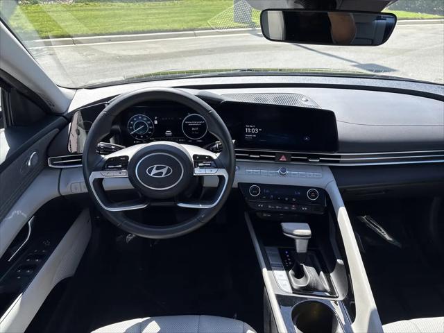 2025 Hyundai Elantra Hybrid Limited