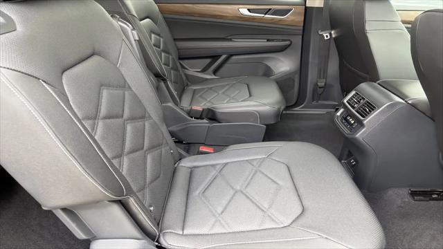 2026 Volkswagen Atlas SE with Technology