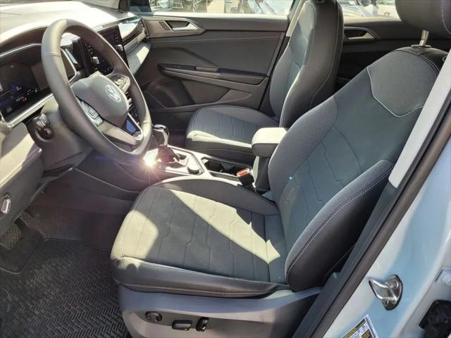 2026 Volkswagen Taos SE Black