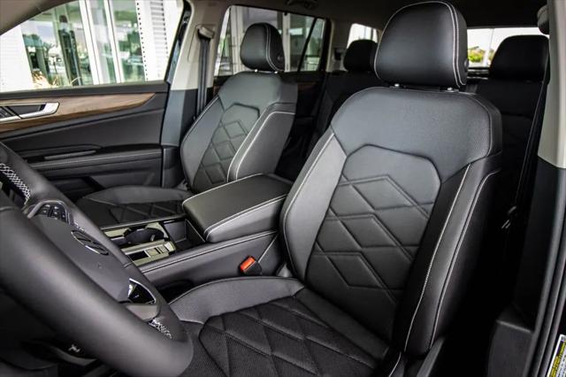 2026 Volkswagen Atlas SE with Technology