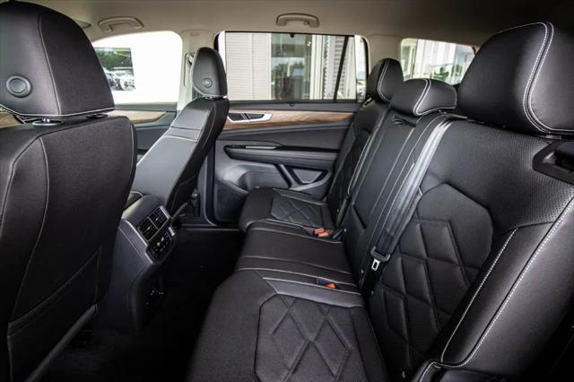 2026 Volkswagen Atlas SE with Technology