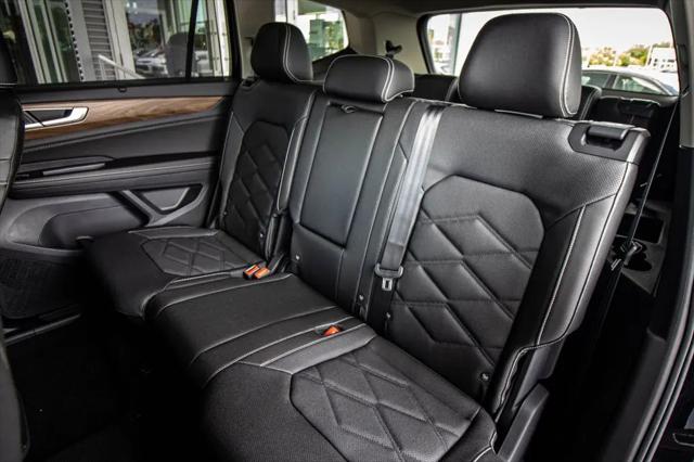 2026 Volkswagen Atlas SE with Technology