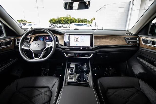 2026 Volkswagen Atlas SE with Technology