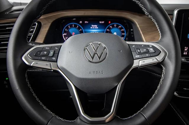 2026 Volkswagen Atlas SE with Technology