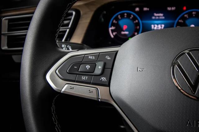 2026 Volkswagen Atlas SE with Technology