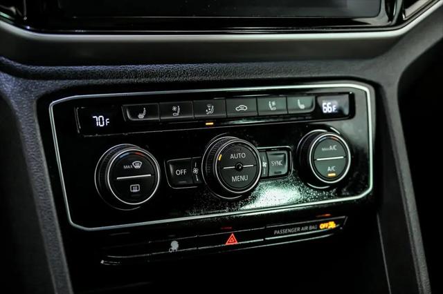 2023 Volkswagen Atlas Cross Sport 3.6L V6 SEL Premium R-Line