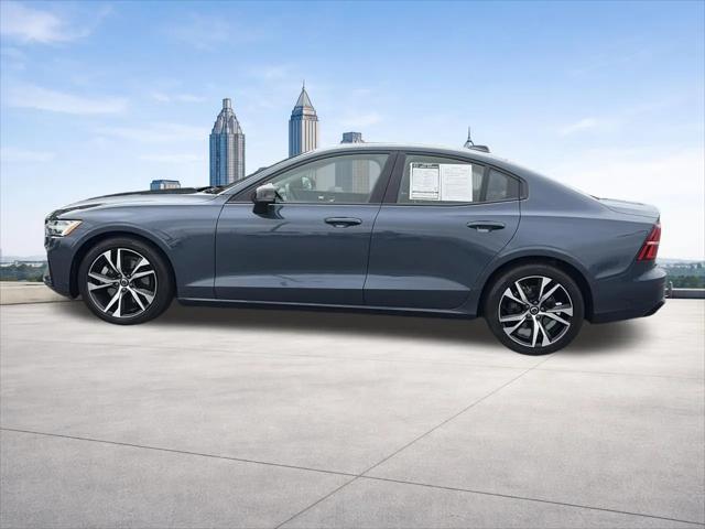 2024 Volvo S60 B5 Core Dark Theme