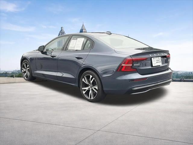 2024 Volvo S60 B5 Core Dark Theme