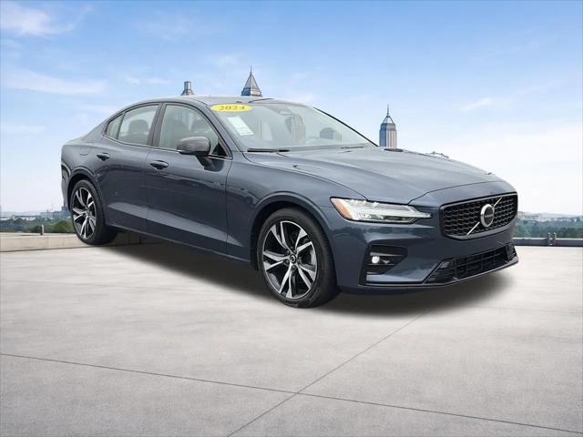 2024 Volvo S60 B5 Core Dark Theme
