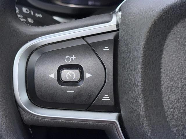 2024 Volvo S60 B5 Core Dark Theme