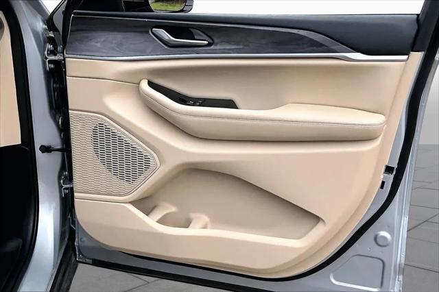 2023 Jeep Grand Cherokee Limited 4x2