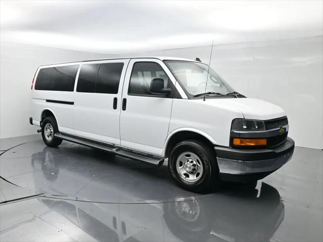 2023 Chevrolet Express Passenger RWD 3500 Extended Wheelbase LT