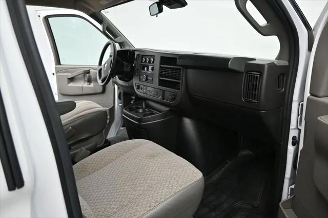 2023 Chevrolet Express Passenger RWD 3500 Extended Wheelbase LT