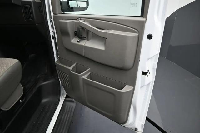 2023 Chevrolet Express Passenger RWD 3500 Extended Wheelbase LT
