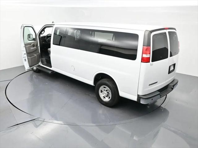 2023 Chevrolet Express Passenger RWD 3500 Extended Wheelbase LT