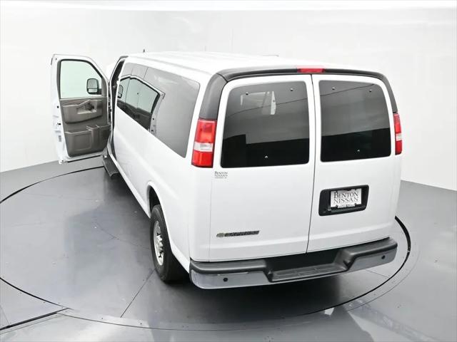 2023 Chevrolet Express Passenger RWD 3500 Extended Wheelbase LT