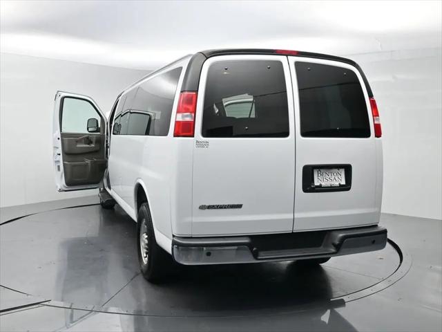 2023 Chevrolet Express Passenger RWD 3500 Extended Wheelbase LT