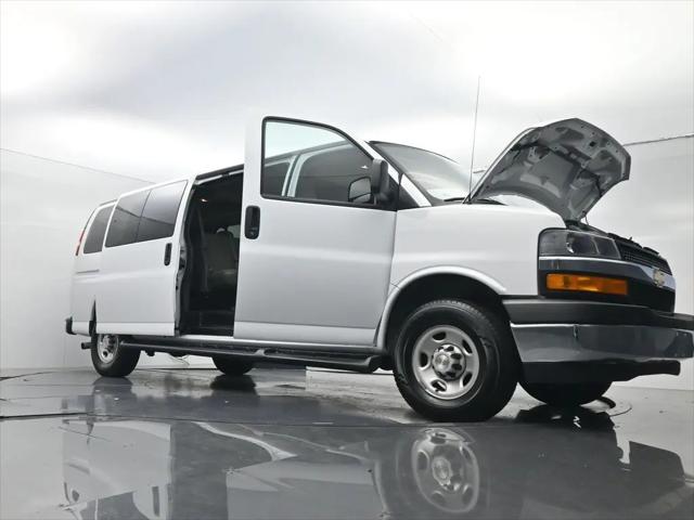 2023 Chevrolet Express Passenger RWD 3500 Extended Wheelbase LT