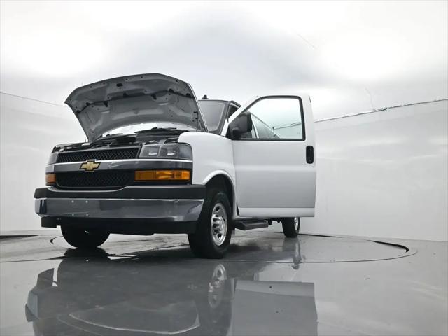 2023 Chevrolet Express Passenger RWD 3500 Extended Wheelbase LT