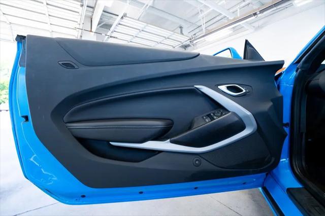 2022 Chevrolet Camaro RWD Convertible LT1