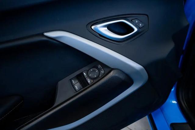 2022 Chevrolet Camaro RWD Convertible LT1