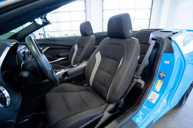 2022 Chevrolet Camaro RWD Convertible LT1