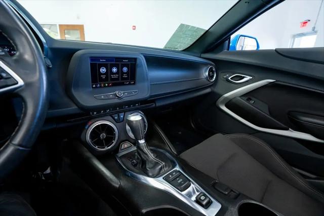 2022 Chevrolet Camaro RWD Convertible LT1