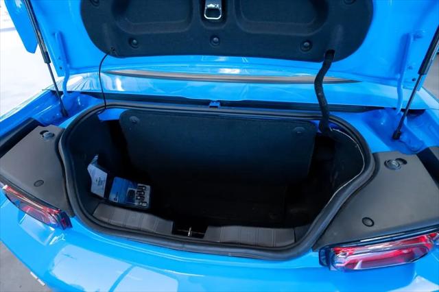 2022 Chevrolet Camaro RWD Convertible LT1