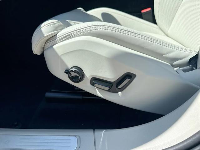 2026 Volvo XC60 Plug-In Hybrid Ultra, T8 AWD Electric/Gasoline, Dark