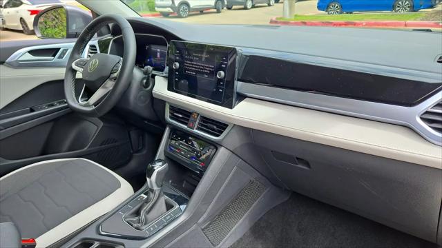 2025 Volkswagen Taos 1.5T SE