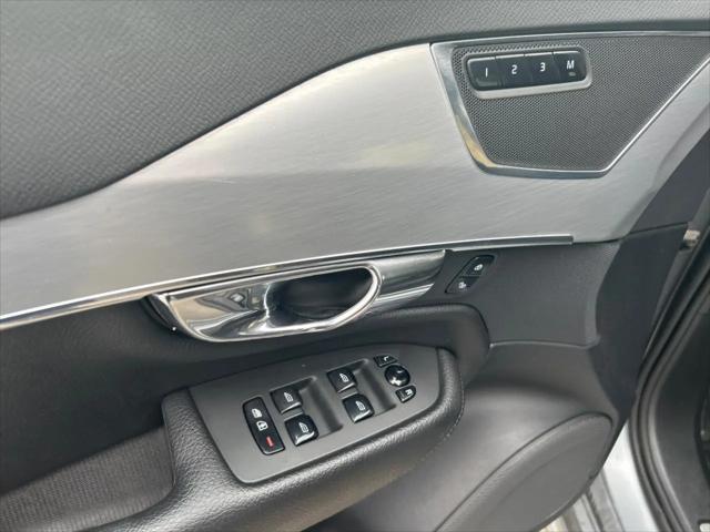 2016 Volvo XC90 T5 Momentum