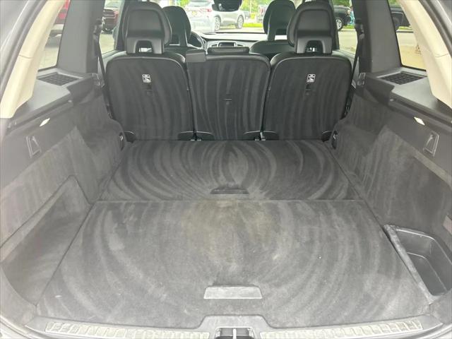 2016 Volvo XC90 T5 Momentum