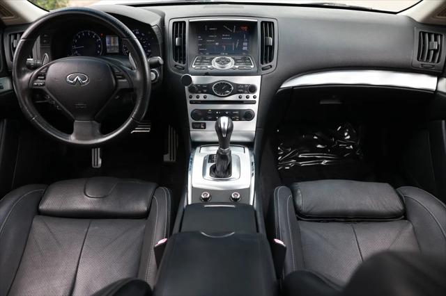 2015 INFINITI Q60 Journey