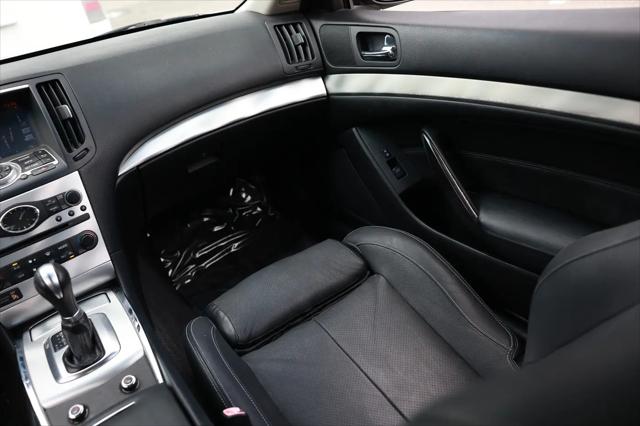 2015 INFINITI Q60 Journey