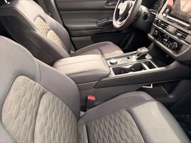 2025 Nissan Pathfinder S 4WD