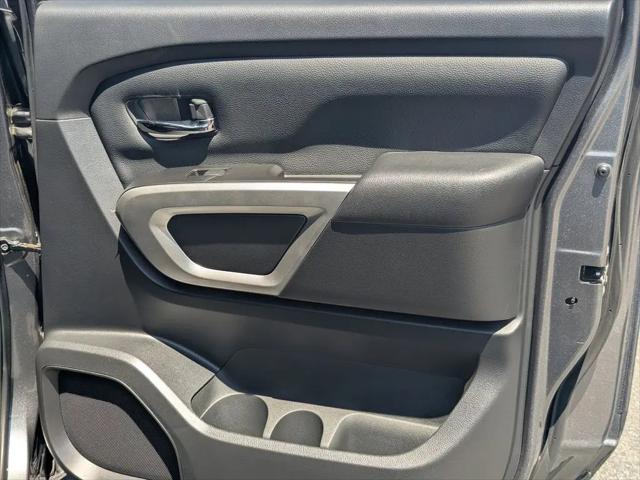 2024 Nissan Titan Crew Cab SV 4x2