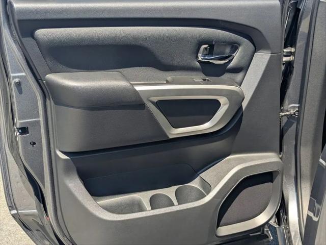 2024 Nissan Titan Crew Cab SV 4x2