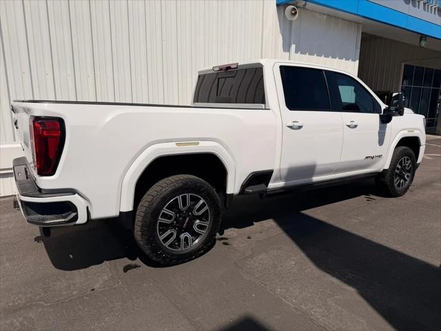 2022 GMC Sierra 2500HD 4WD Crew Cab Standard Bed AT4