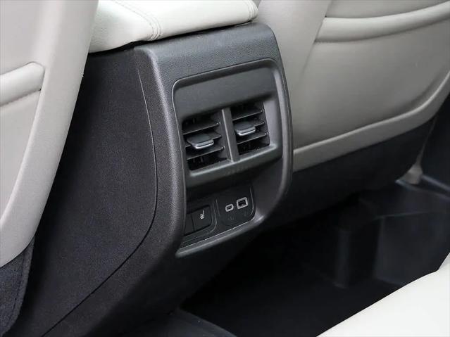 2023 Cadillac XT4 AWD Premium Luxury