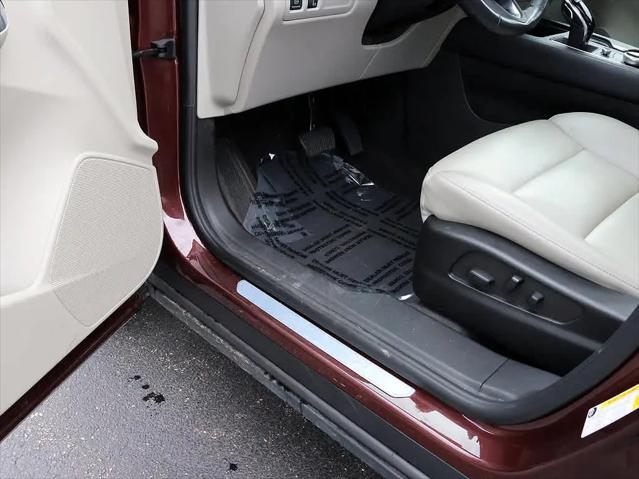 2023 Cadillac XT4 AWD Premium Luxury