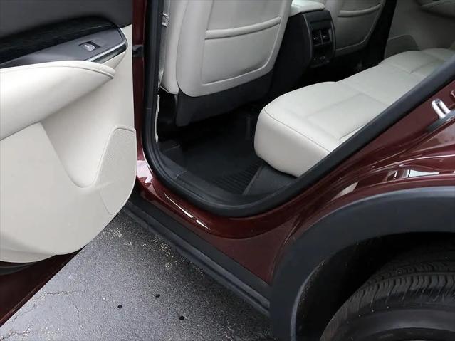 2023 Cadillac XT4 AWD Premium Luxury